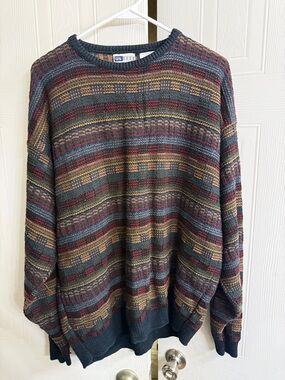 UNTIED men’s multicolor vintage sweater